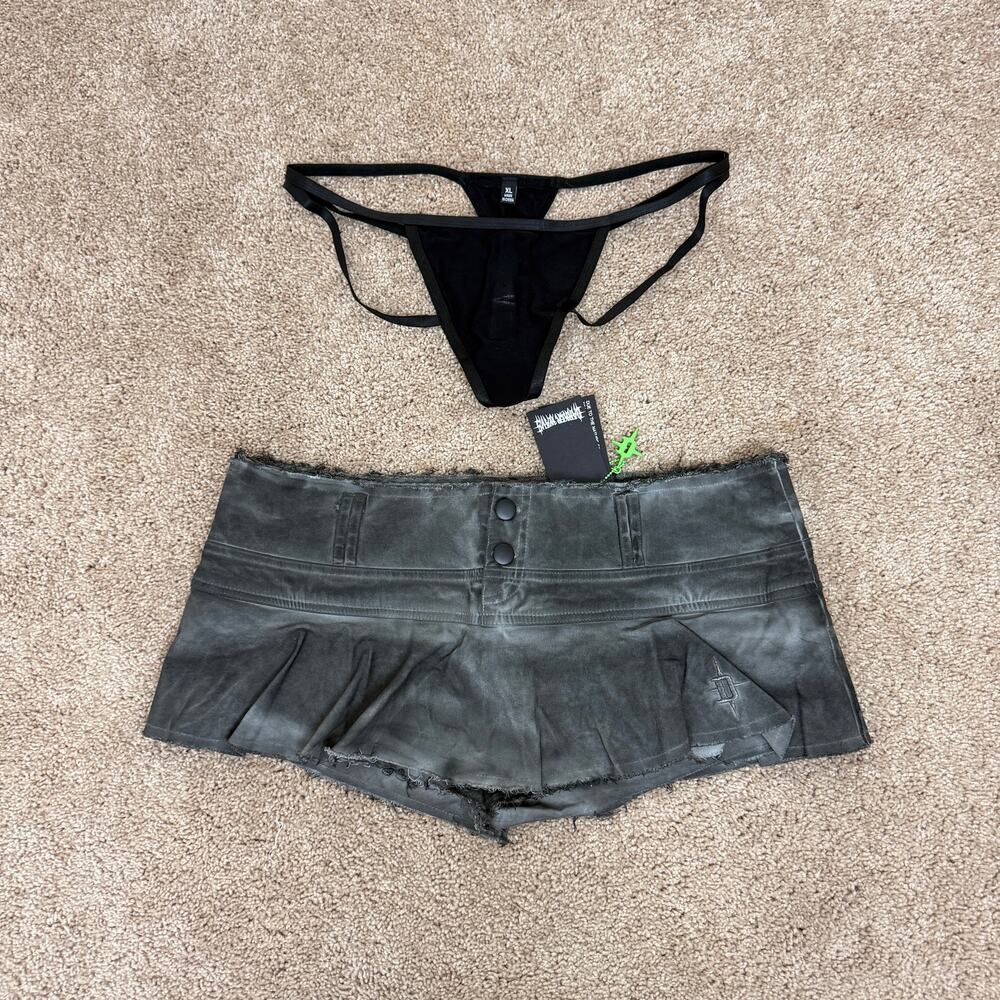 Dolls Kill / Darker Wavs Washed Obsidian Flared Skort Skirt Size Sz XL NWT Punk